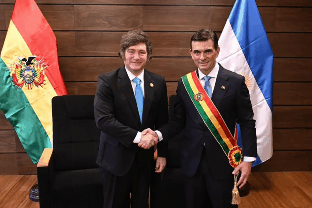 “Sé lo que estás recibiendo y te lo puedo decir por experiencia propia”: las palabras de Javier Milei al presidente de Bolivia
