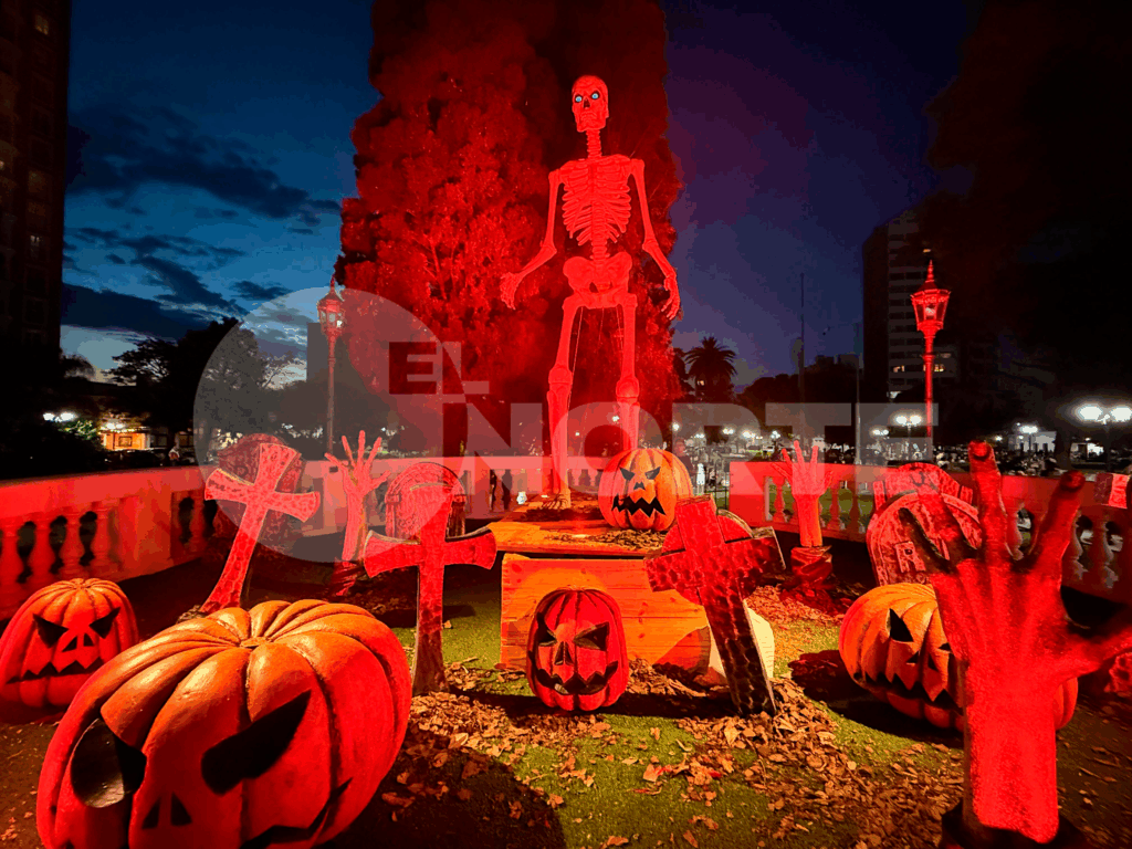 Ya se vive la segunda jornada de Halloween en el Empedrado: disfraces, terror y diversión en la Costanera nicoleña