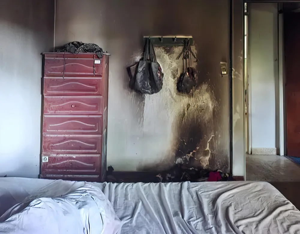 La Plata: una cañita voladora ingresó a una vivienda y provocó un incendio total
