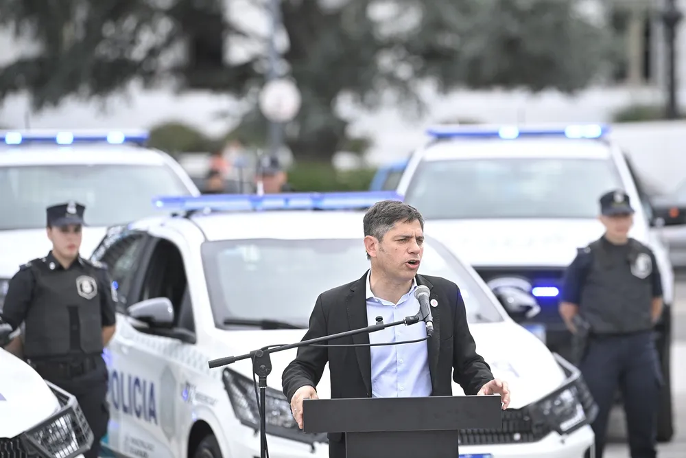 Kicillof cruzó a Caputo y exigió que apruebe el financiamiento: “Rapidito, Toto”