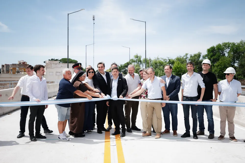Kicillof inauguró el nuevo Puente Gogna en Luján y destacó su aporte para prevenir inundaciones