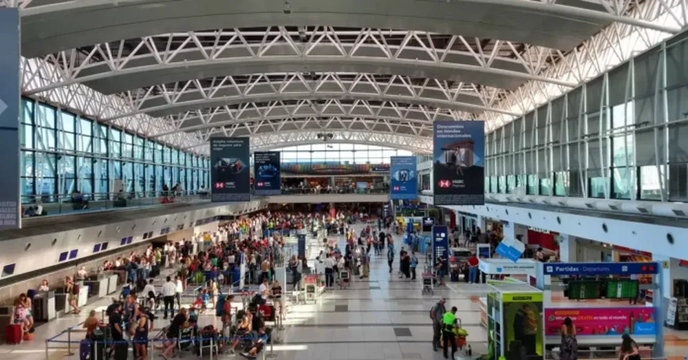 Controladores aéreos anunciaron un paro desde el 17 de diciembre y anticipan afectación de vuelos en las fiestas