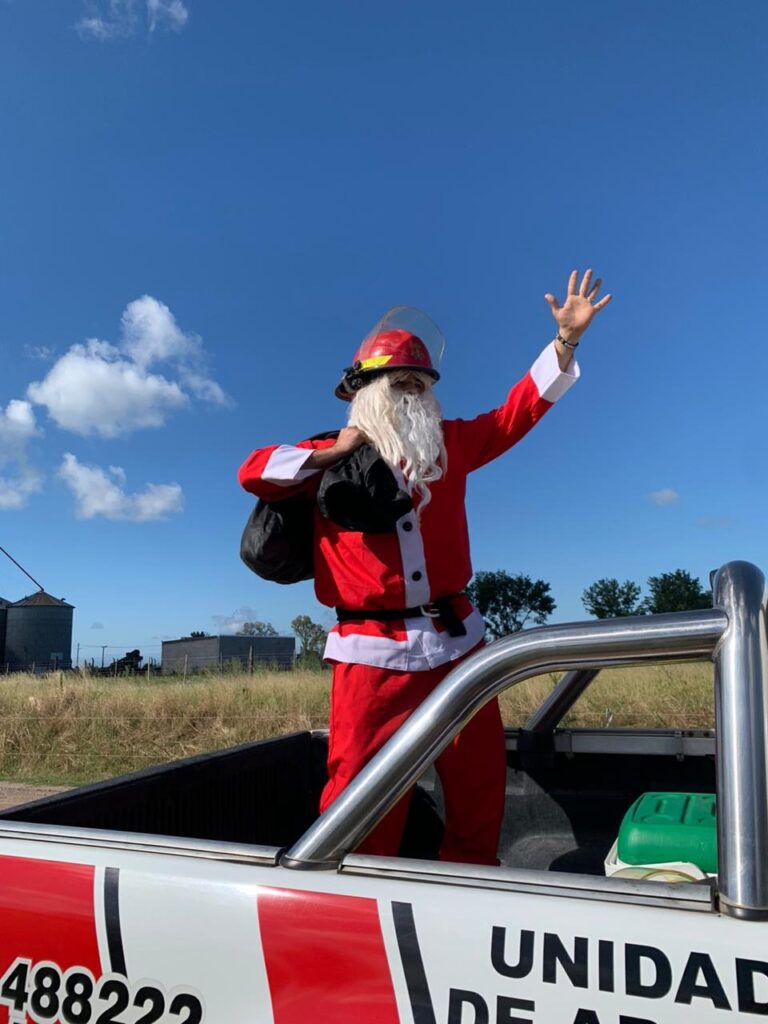 El Papá Noel Bombero recorrerá barrios y plazas de Ramallo este fin de semana