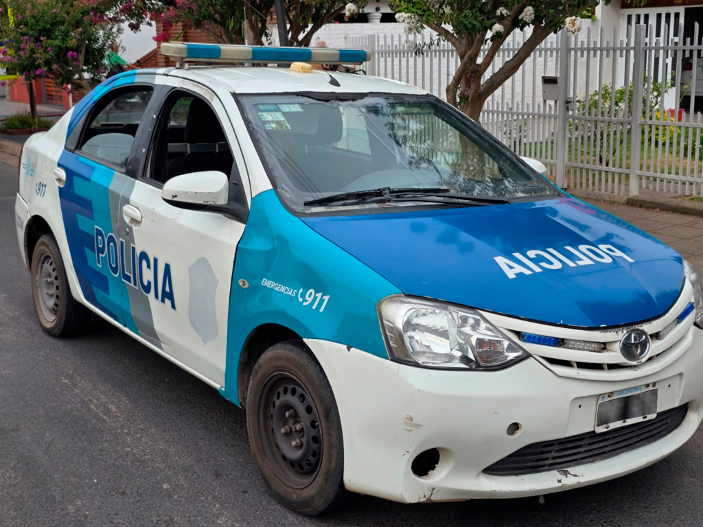 Aprehendieron a un hombre que llevaba un televisor sin justificar su procedencia zona oeste