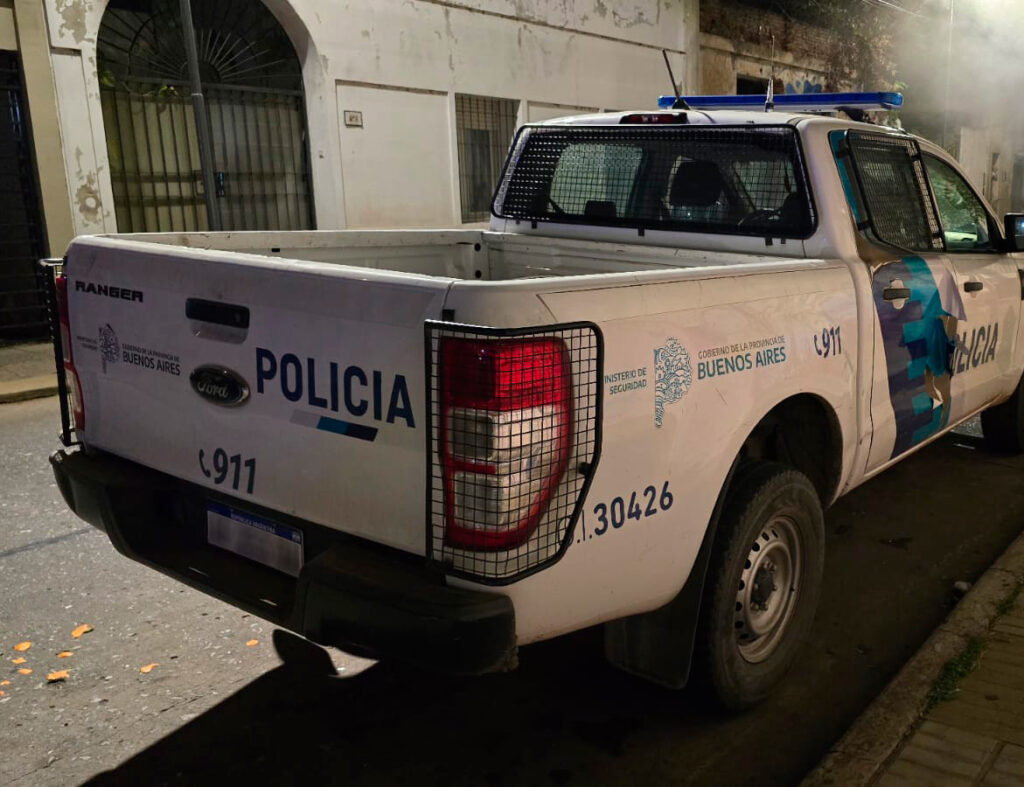 Robó una motocicleta en Nochebuena y hoy lo aprehendieron: quiso herir a los policías con un cuchillo