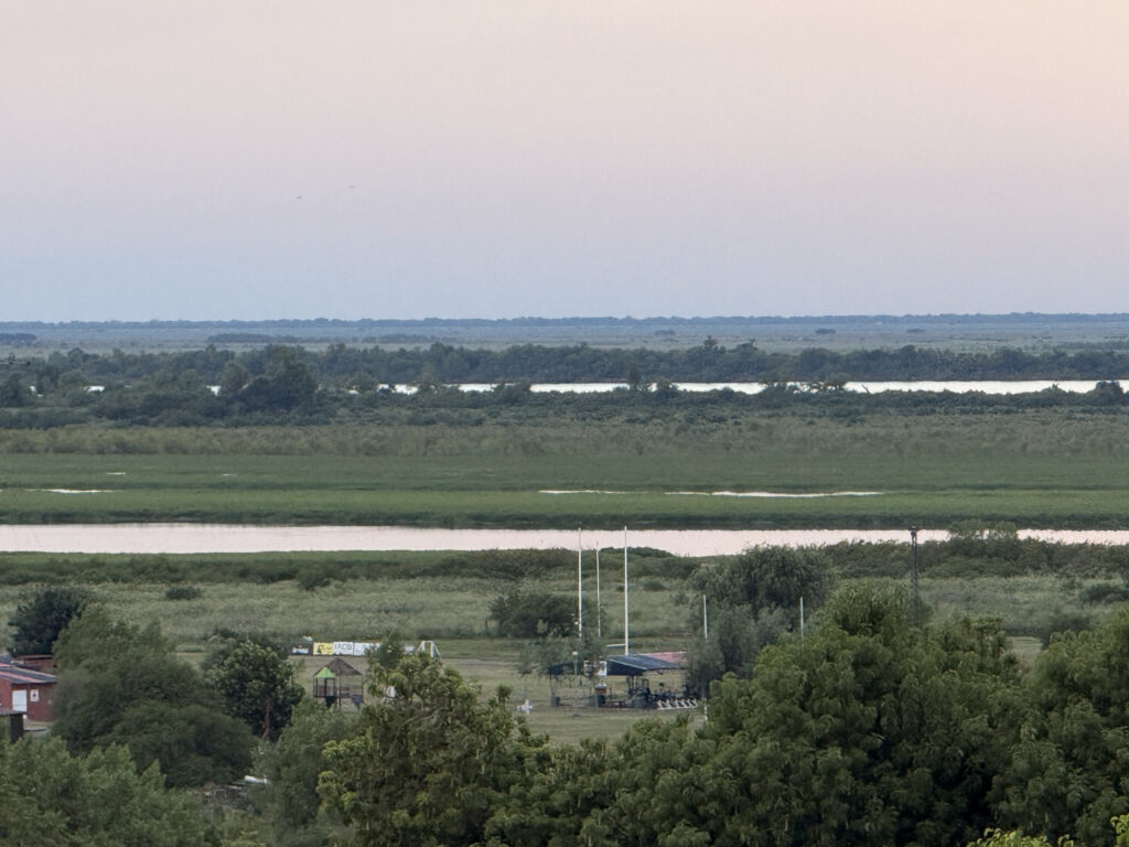 El río Paraná en San Nicolás superó los 2 metros, alcanzó el nivel más alto en un año y muestra una tendencia de crecimiento
