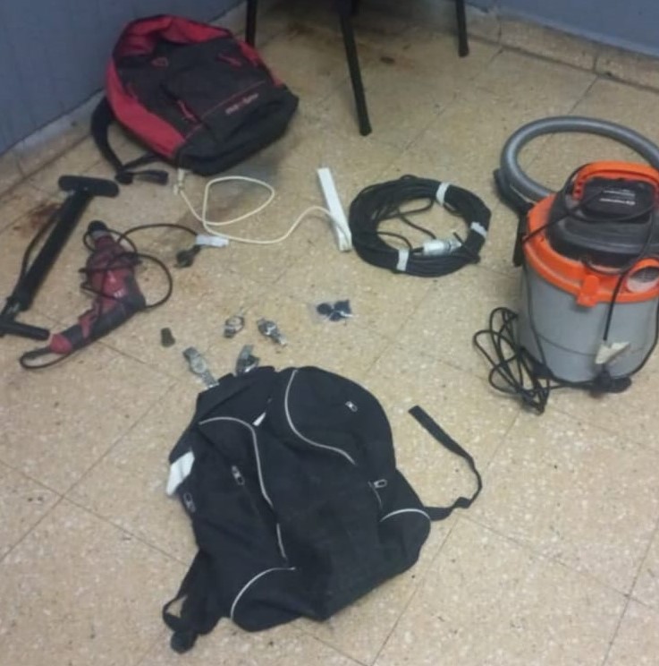 Estaba robando y su cómplice lo abandonó: la Policía lo aprehendió con múltiples elementos en Mitre al 500