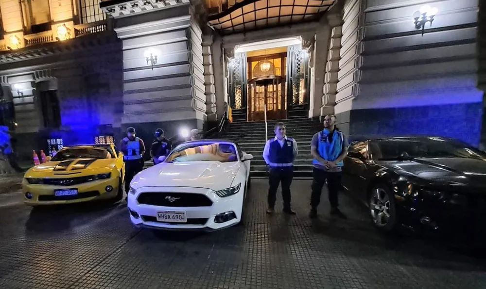 Cayó una banda que contrabandeaba autos de lujo y los alquilaba a artistas: se usaron en clips de L-Gante, La Joaqui y la “China”