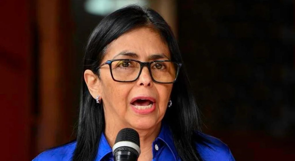 Delcy Rodríguez: “Si algún día voy a Washington lo haré de pie, no arrastrada”.