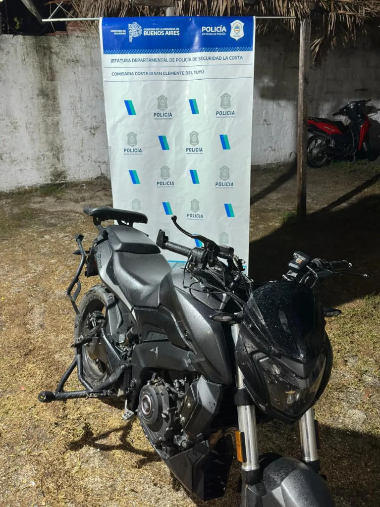 Operativo de película en San Clemente del Tuyú: robaron una moto, chocaron y fueron detenidos tras una persecución