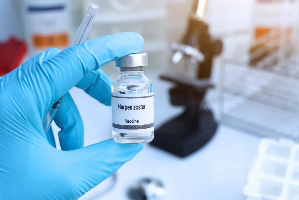 Una vacuna contra el herpes zóster mostró efectos para retrasar el envejecimiento y la demencia