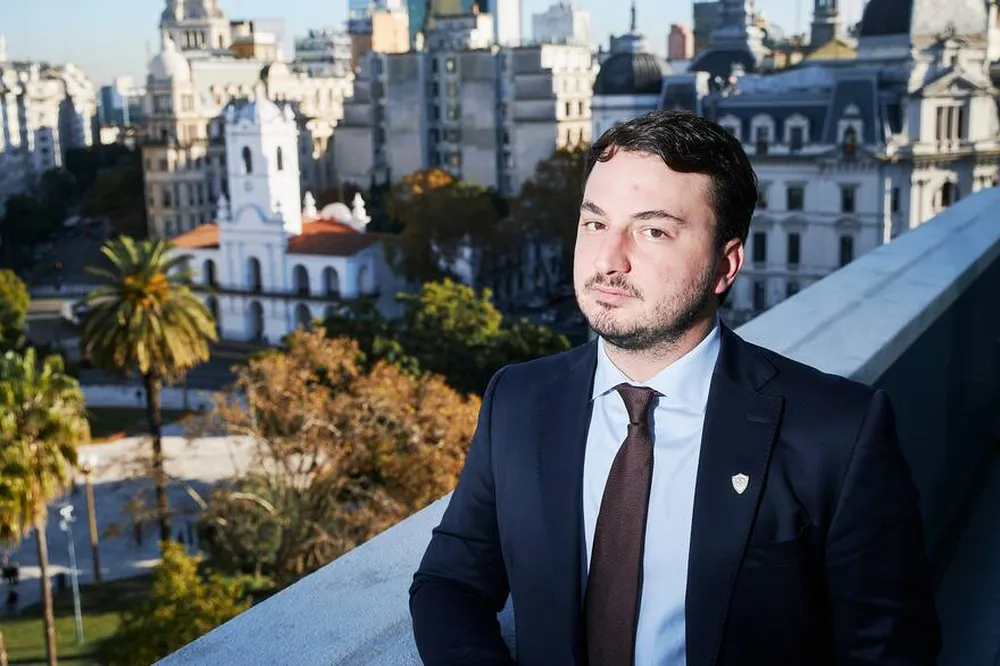 El jefe de los diputados libertarios llamó "provincia nuestra" a Uruguay y sugirió una anexión a lo Trump