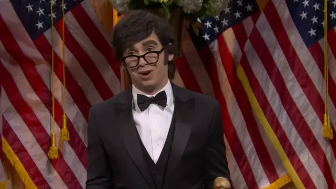 Quién es Marcello Hernández, el actor que interpretó a Javier Milei en Saturday Night Live
