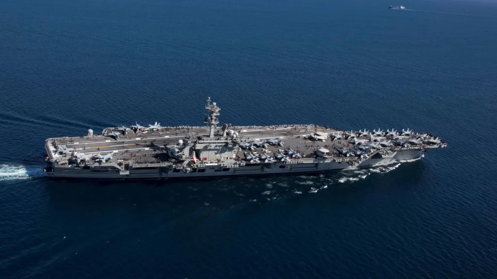 Trump Irán presión militar golfo Estados Unidos