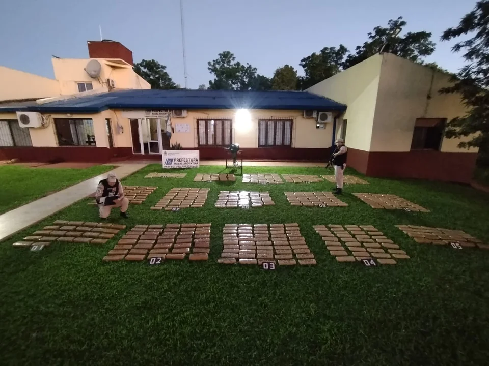 Prefectura Naval frustró el ingreso de más de 400 kilos de marihuana en Misiones