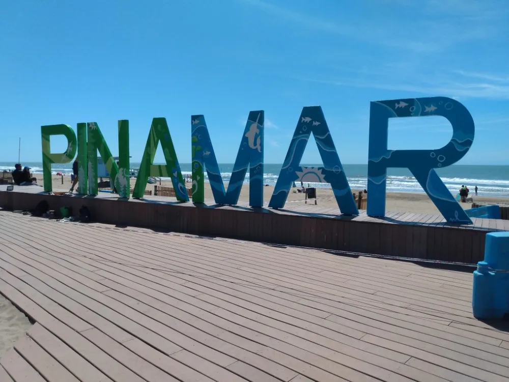 Pinamar: desvalijaron la casa que una familia rosarina alquiló para vacacionar y se llevaron dinero y electrónicos