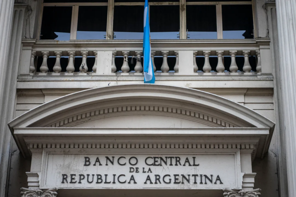 banco central tasa deuda pesos justicia
