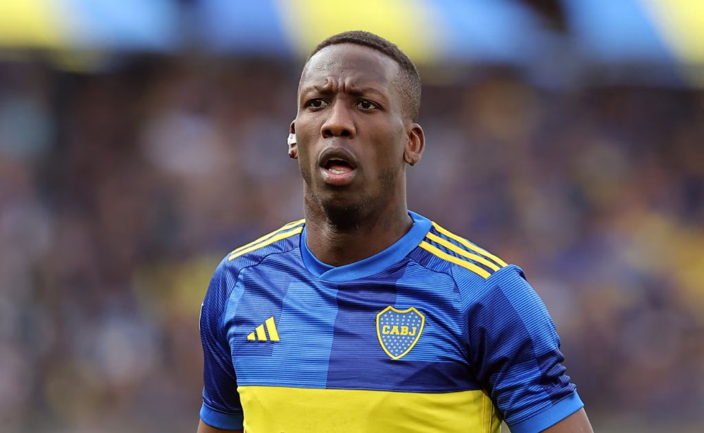 “Me trataron bien”: el dardo venenoso de Advíncula a Boca antes de jugar con Independiente
