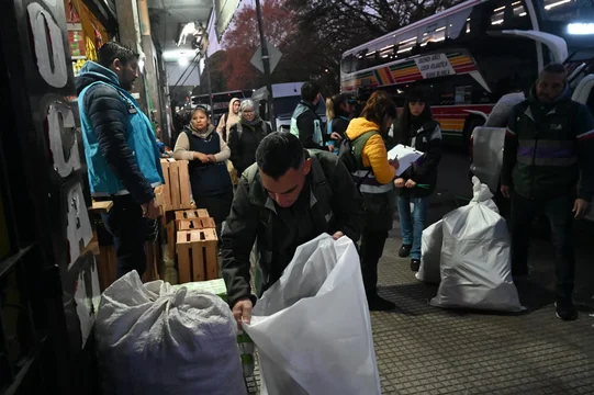 CABA: subió la venta ilegal callejera en diciembre, alimentos y bebidas fue lo más vendido