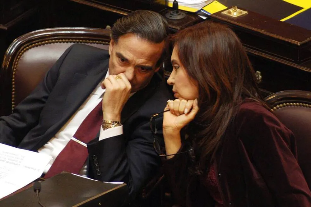 Sorpresivo reencuentro entre Cristina Kirchner y Miguel Ángel Pichetto en San José 1111