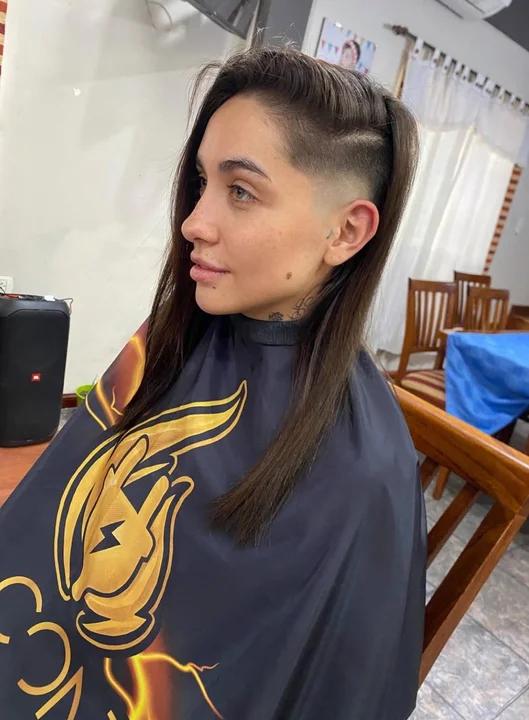 María Becerra sorprendió con un cambio de look