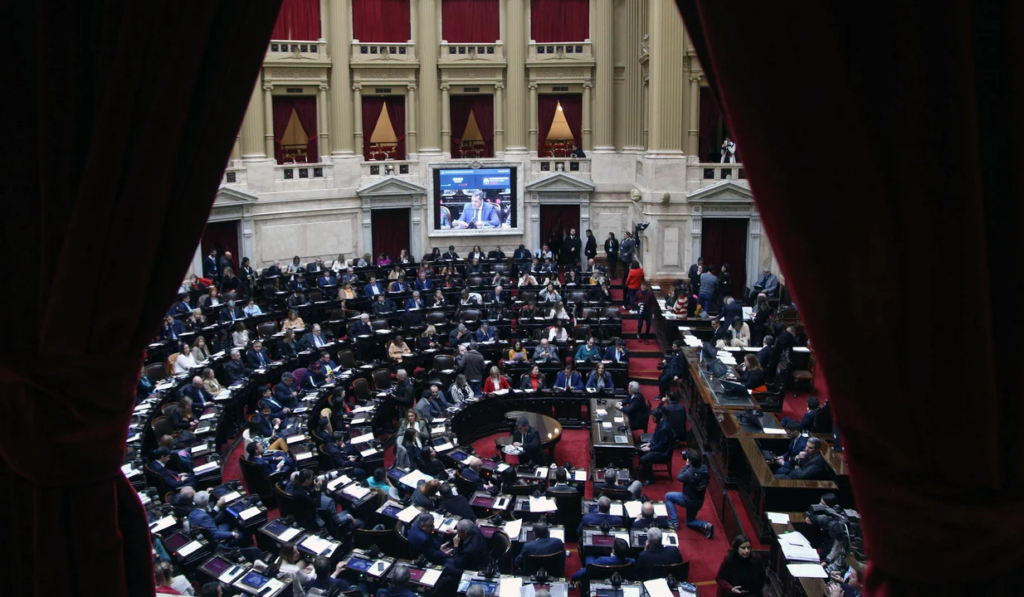 Reforma laboral: el Gobierno hizo cambios de último momento y mantendrá los aportes obligatorios a gremios y cámaras