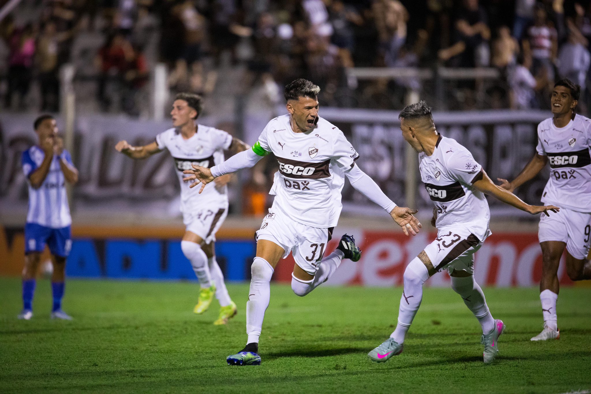 Platense se lo ganó en el final a Argentino Monte Maíz y avanzó en la ...