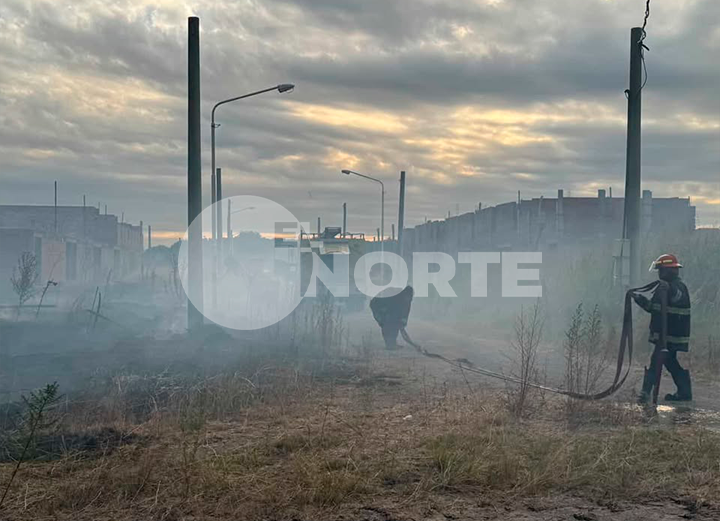Los incendios no cesan: un nuevo foco ígneo se desató en barrio Ayres del Sur