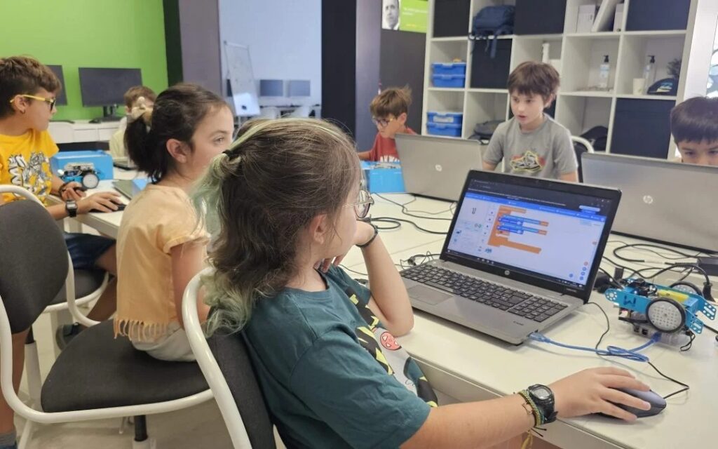 Robótica en las escuelas: una tendencia que crece y se consolida en San Nicolás