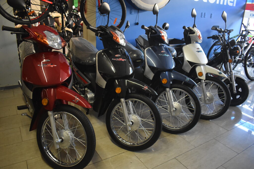 Cayeron las ventas de autos en febrero mientras que las motos marcaron un récord de patentamientos