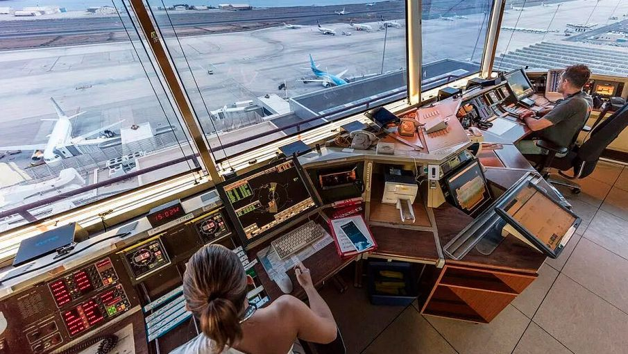 El Gobierno dictó la conciliación obligatoria en el conflicto con controladores aéreos y frena el paro