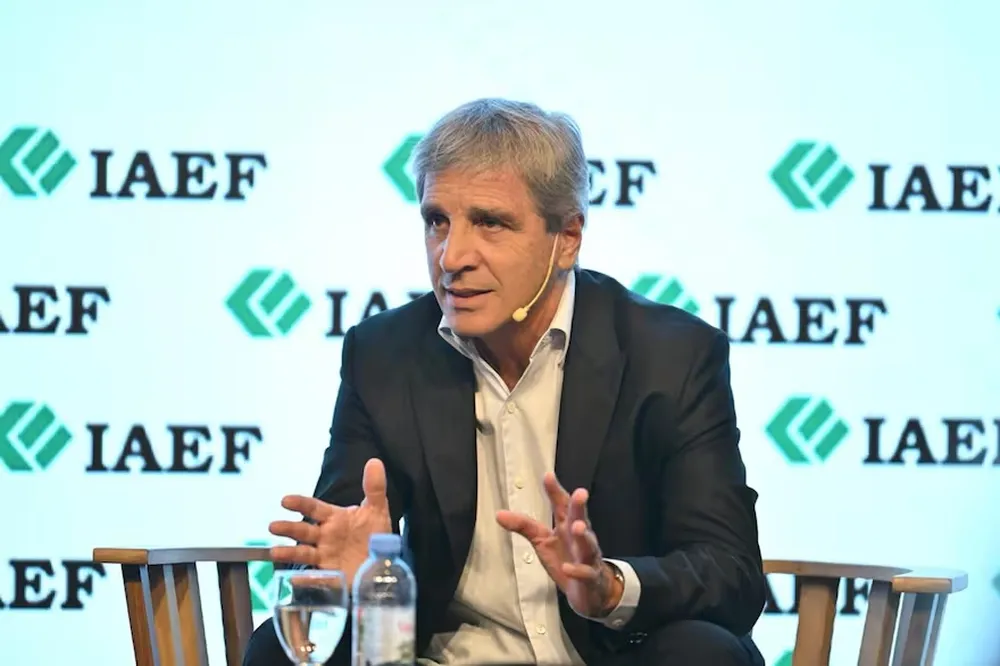 Caputo admitió un retroceso en la inflación y aseguró que tiene financiamiento para la deuda