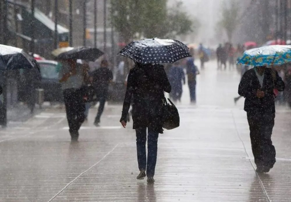 Comenzó el otoño con tormentas fuertes y alertas en gran parte del país