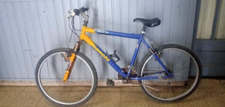 hombre hurto bicicleta procedimiento