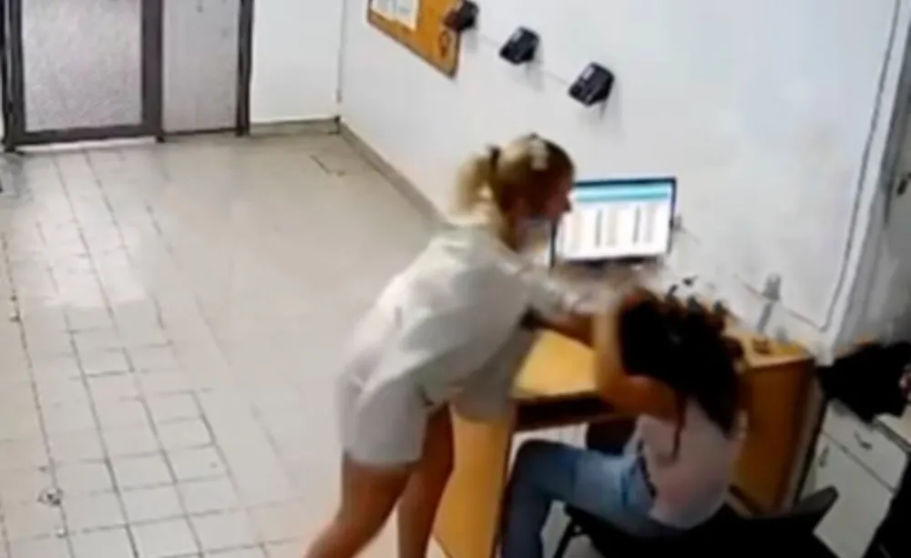 Quilmes: una joven atacó a una empleada de un hospital, la golpeó y le rompió el celular