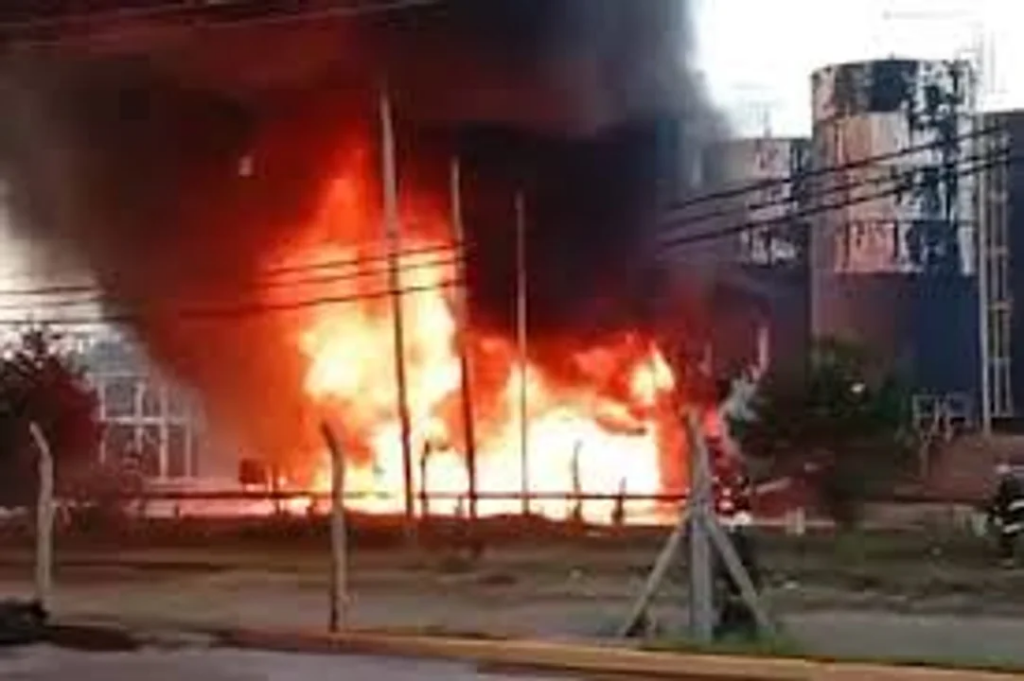Pilar: murió un operario y otro resultó herido por un incendio en el Parque Industrial