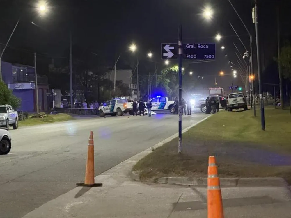 Mar del Plata: un motociclista murió tras chocar contra un patrullero que cortaba el tránsito