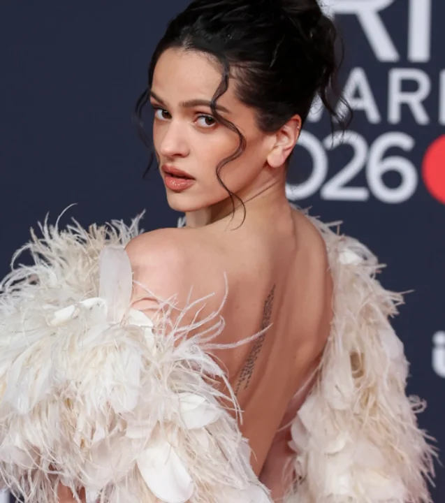 Rosalía conquista los Brit Awards y comparte escenario con Björk