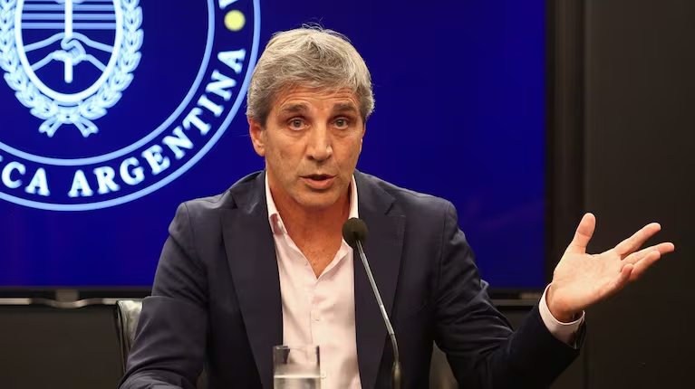 Caputo aseguró que la inflación podría perforar el 1% mensual en 2026: “Si no es agosto, será septiembre u octubre”