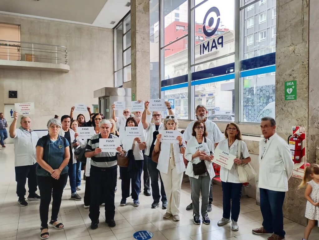 PAMI adeuda a las ópticas pagos desde noviembre y comenzó a establecer restricciones a afiliados