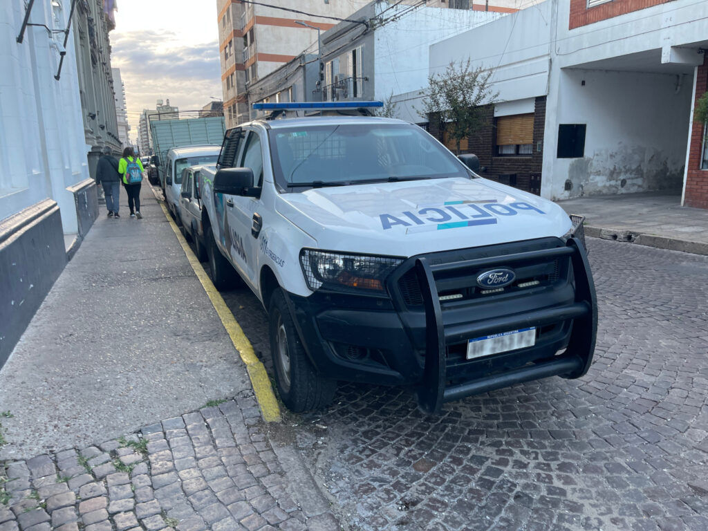 Cortaron una linga para sustraer una bicicleta en la Alvear y Nación