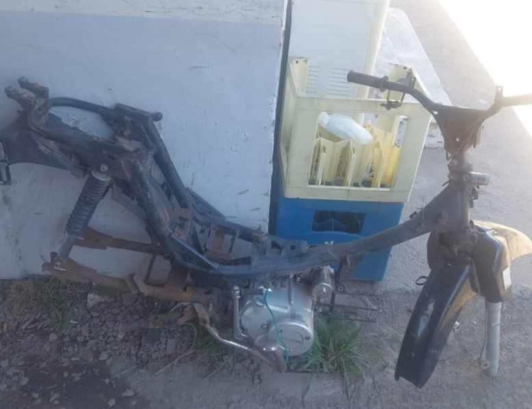 Recuperaron una motocicleta y clausuraron un taller clandestino en zona norte: un hombre de 30 años quedó aprehendido