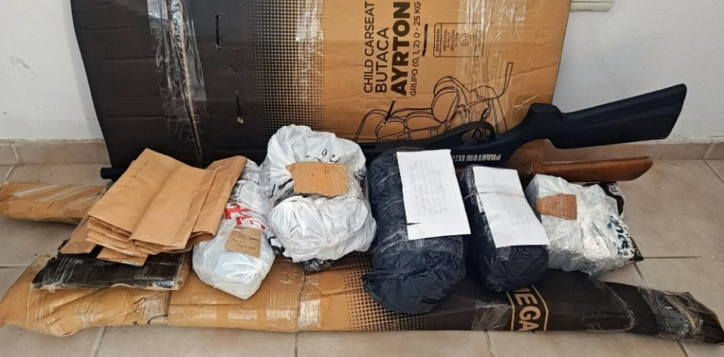 Amenaza de tiroteo en una escuela de La Pampa: secuestraron armas y municiones en la casa de un alumno de 13 años