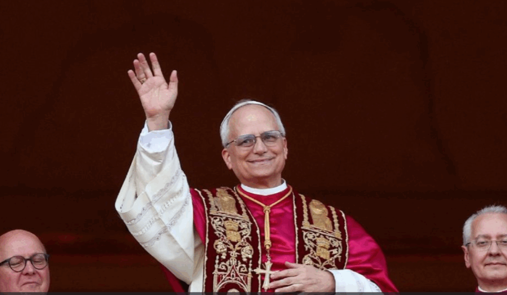 El papa León XIV encabezó su primera misa de Pascua y pidió una Iglesia unida