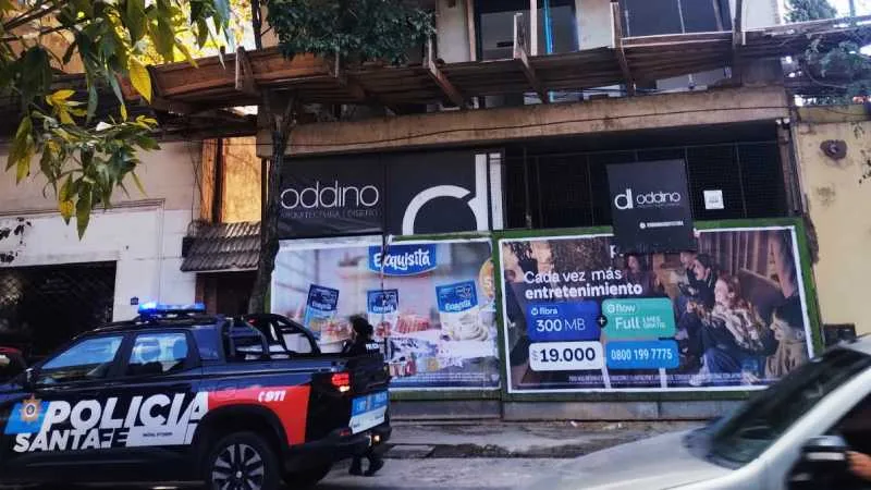 Rosario: un obrero cayó al vacío desde un tercer piso y está grave
