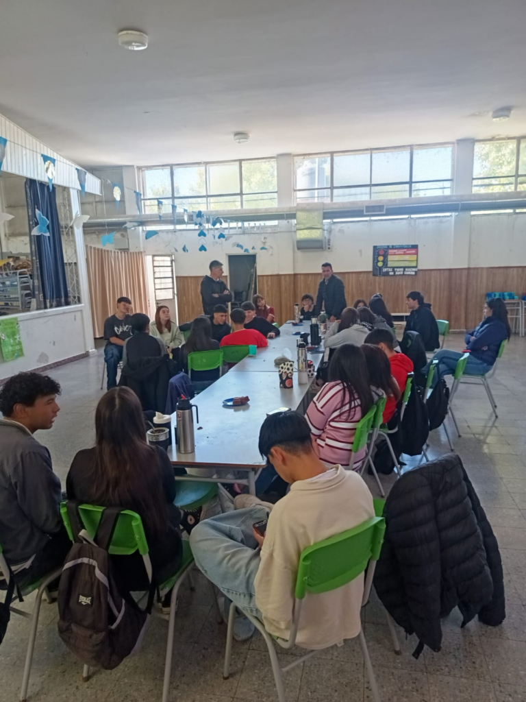 estudiantes encuentro frenar violencia redes respeto