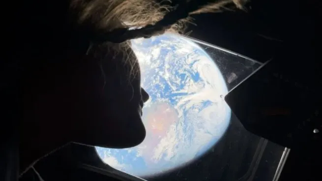 Artemis II difundió imágenes desde el espacio y avanza hacia la Luna
