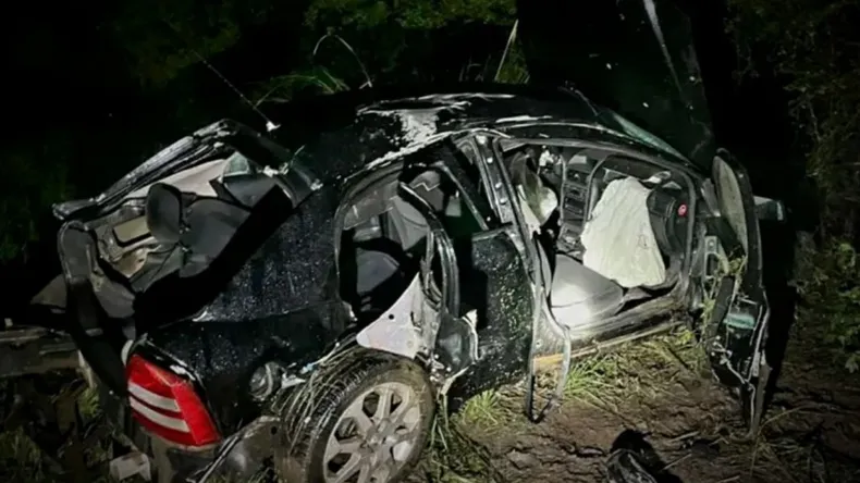 Tragedia en San Luis: un auto volcó en la Autopista 55 y murieron tres jóvenes