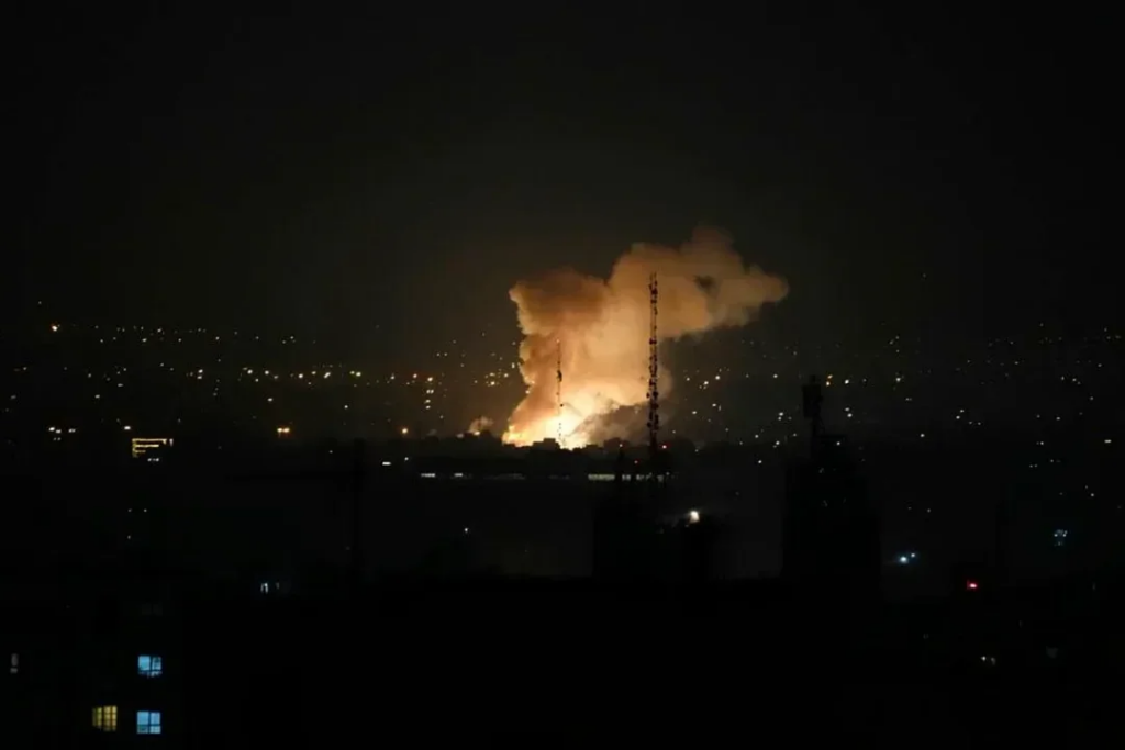 Ataques israelíes en Líbano dirigidos contra Hezbolá dejan 182 muertos y unos 890 heridos