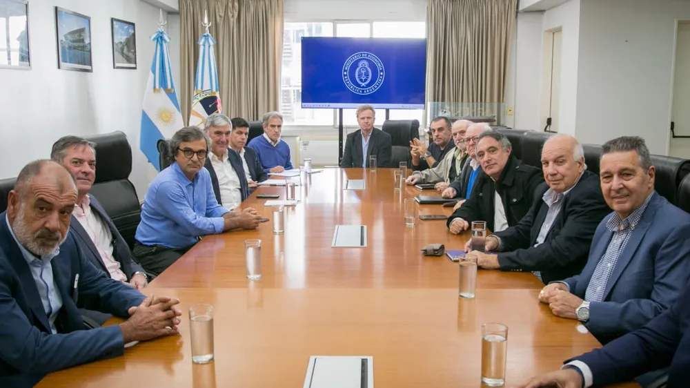 Las empresas de colectivos levantan la medida de fuerza en el AMBA tras un acuerdo con el Gobierno
